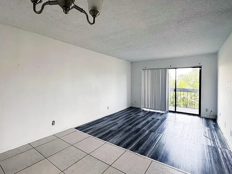 1900 N Congress Ave #407 — Photo 3