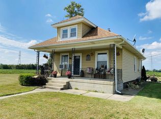 56101 Tulip Rd, New Carlisle, IN 46552