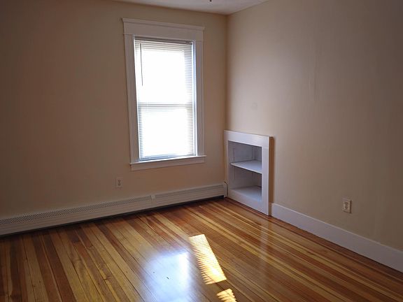5th image of 134 Coyle Ave
