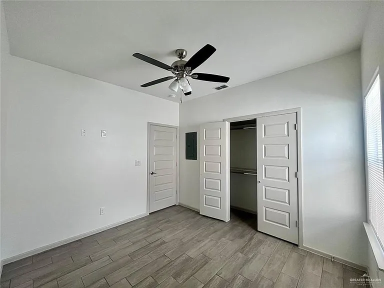1121 Shavano Dr #5 — Photo 6