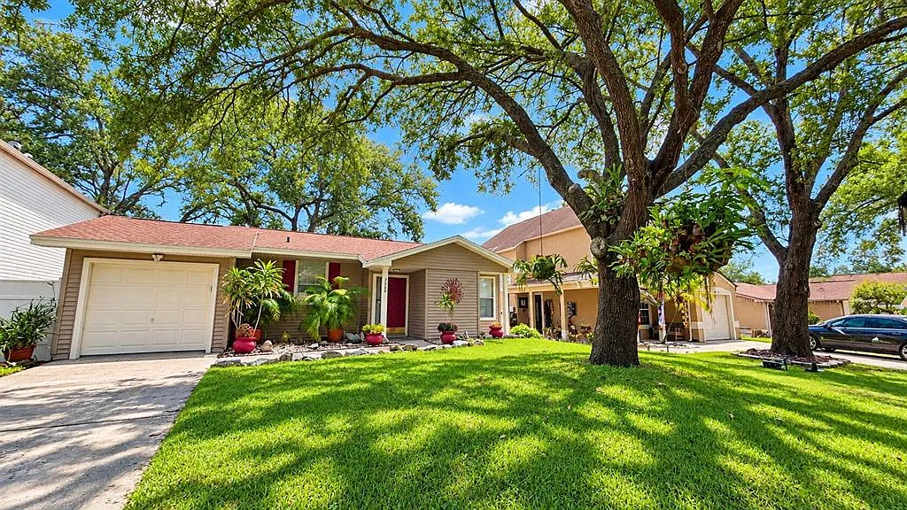 2 bed, 1.0 bath, 854 sqft, $1,800 — Photo 2