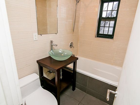 3rd image of 276 Boerum St #2H