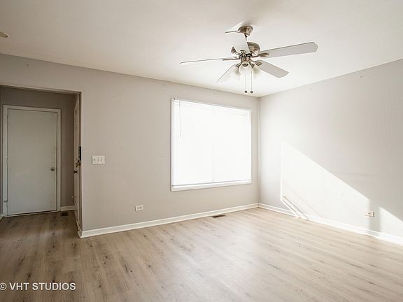 5th image of 2992 Dorothy Dr