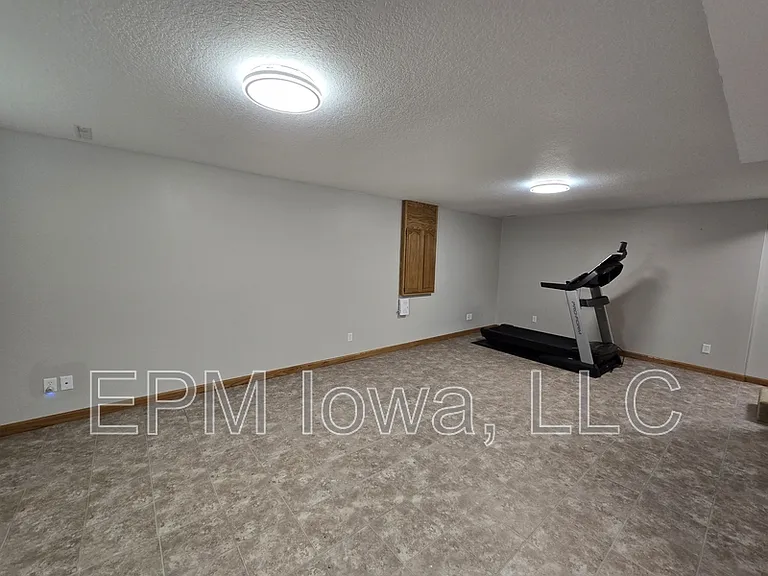 4710 Donald Dr — Photo 27
