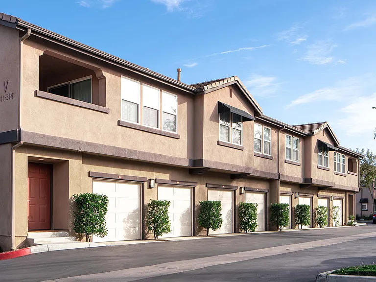 Sonoma at Mapleton Apartments — Photo 33