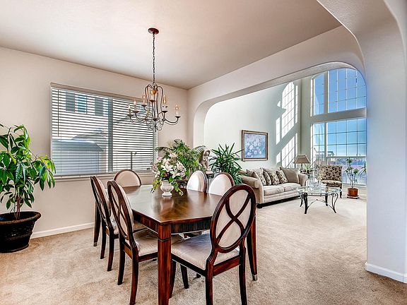 Elegant Formal Dining Room.