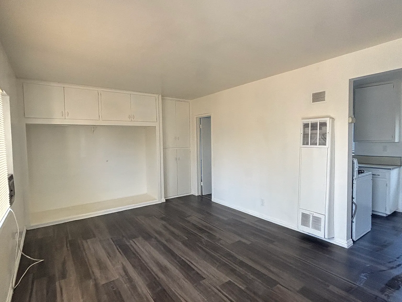 Studio, 500 sqft, $1,550 — Photo 2