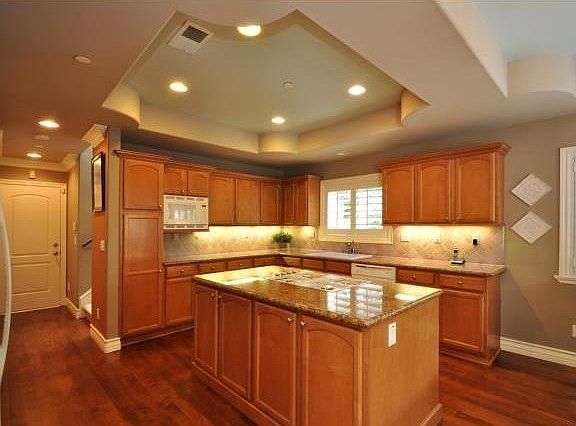 2nd image of 2310 Voorhees Ave #B