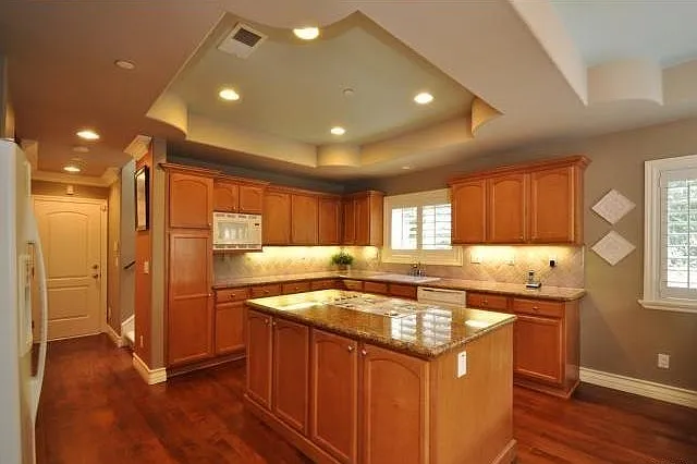 2310 Voorhees Ave #B — Photo 2