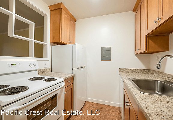 2nd image of 831 W Nickerson St #17382422