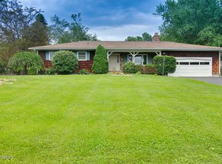 8 Park Dr, Lanesborough, MA 01237