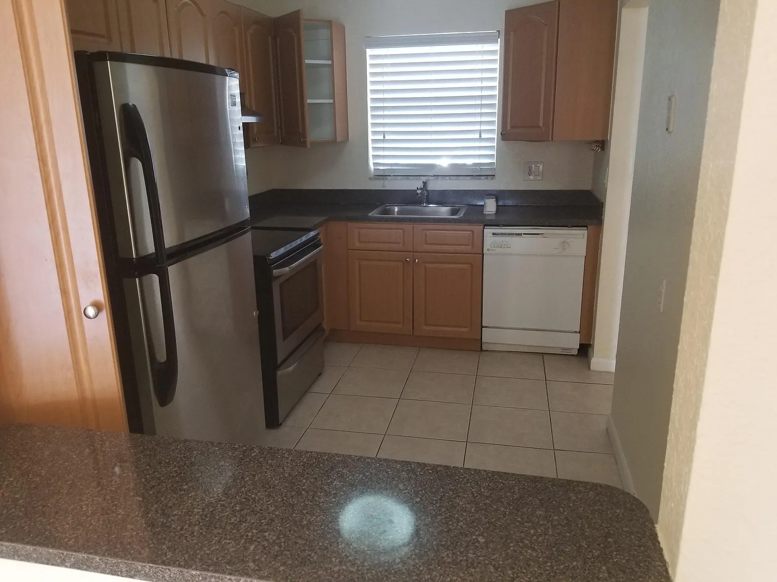 2 bed, 2.0 bath, 793 sqft, $1,850 — Photo 2