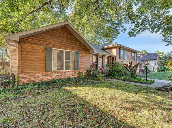 1036 E Manchester Drive, Springfield, MO 65810