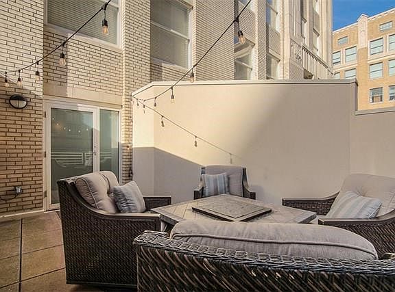 4th image of 909 Walnut St APT 604