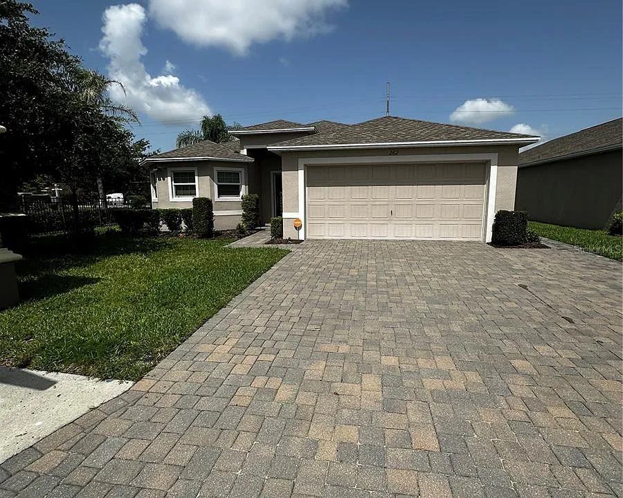 262 Lake Mariana Pl