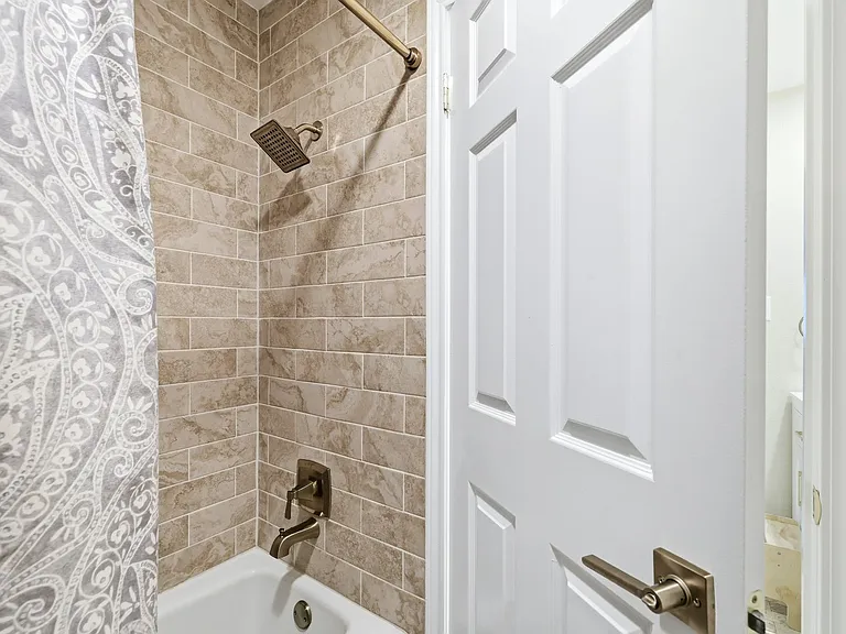 14002 Fairoak Xing — Photo 21