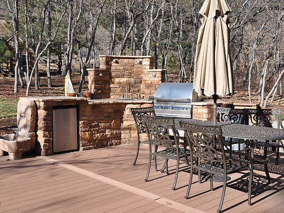 Deck/Outdoor Kitchen