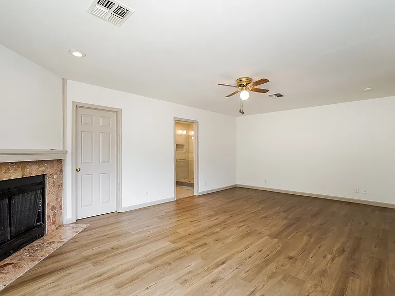 6500 Lockhurst Dr — Photo 10