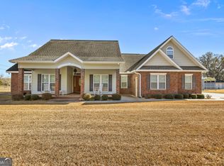 5560 Tara Rd, Waycross, GA 31503