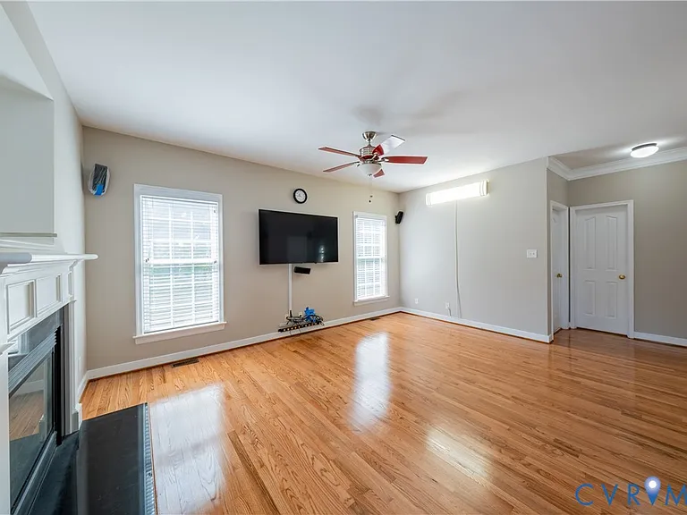 9721 Pemberton Crossing Dr — Photo 17
