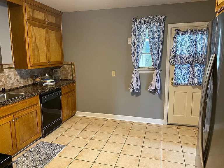 2915 Ashley Ave — Photo 7