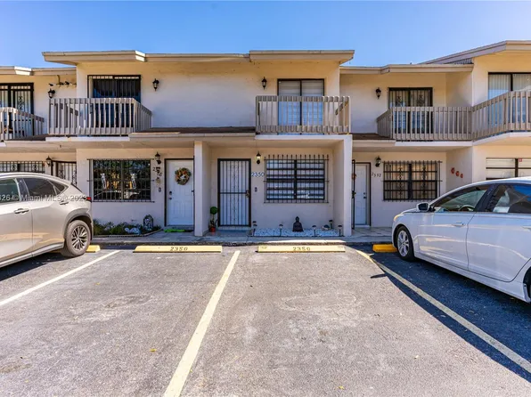 2350 W 66th Pl #303, Hialeah, FL 33016