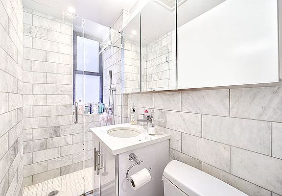 4th image of 102 Norfolk St #30