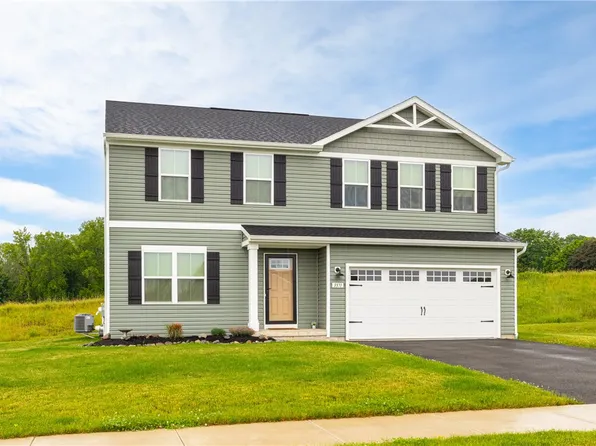 3371 Verbena Ln, Walworth, NY 14568
