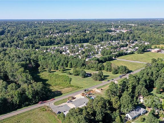 5th image of 844 Oakridge Farm Hwy