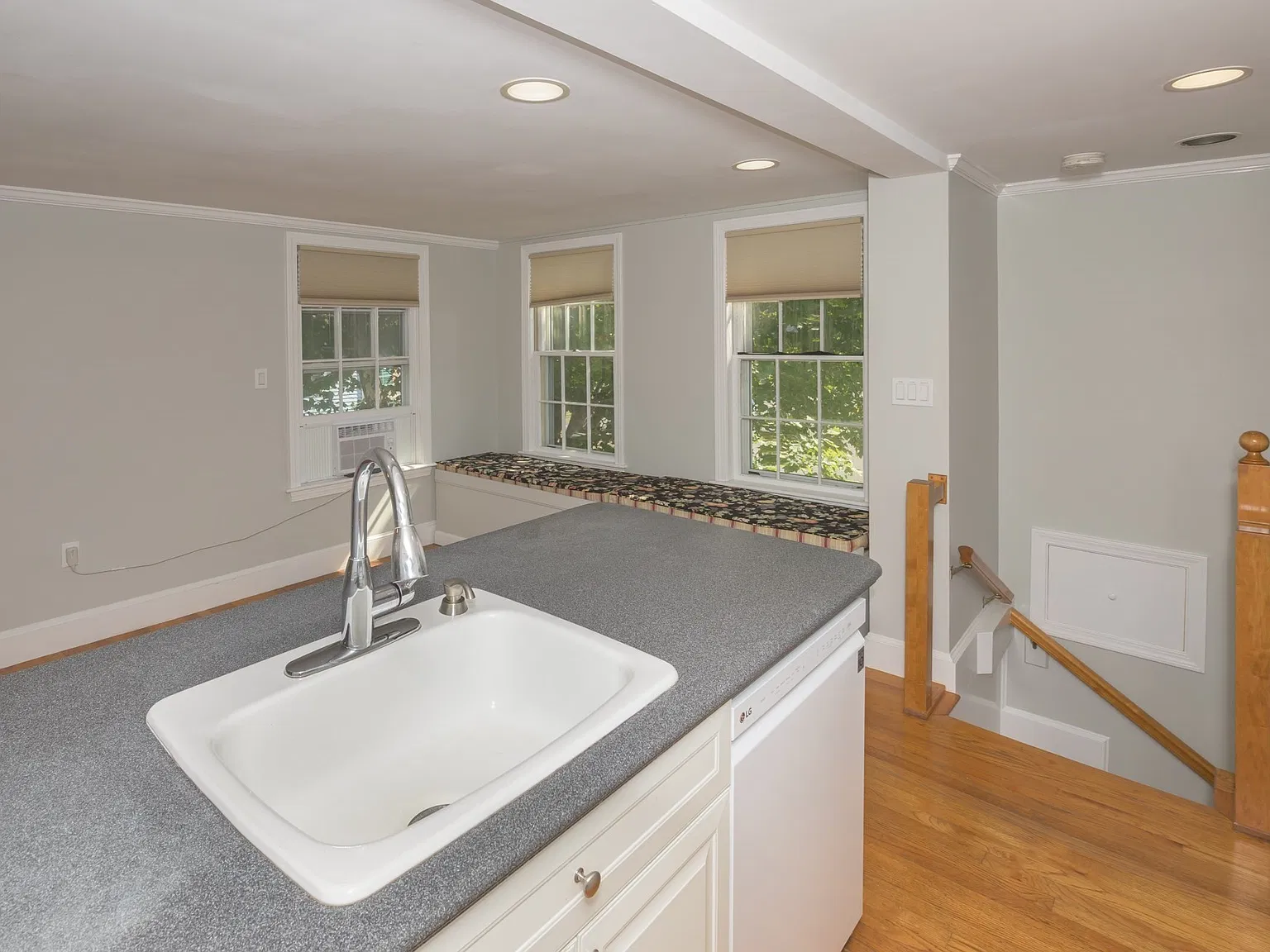 2 bed, 2.0 bath, 1693 sqft, $3,500 — Photo 2