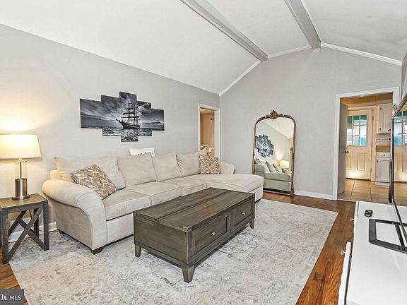 5th image of 2412 Tapley Ln