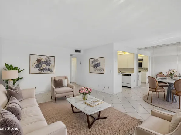 4059 Guildford D, Boca Raton, FL 33434