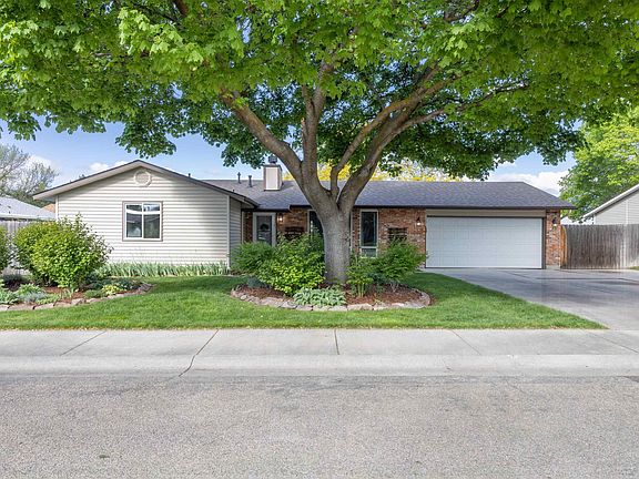 3rd image of 3497 E Whitman Dr