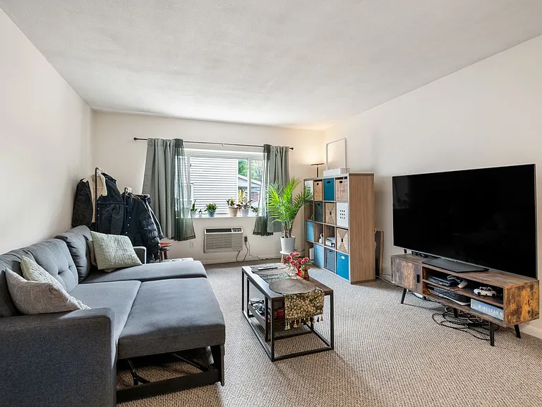 2 Larose Pl #10 — Photo 9