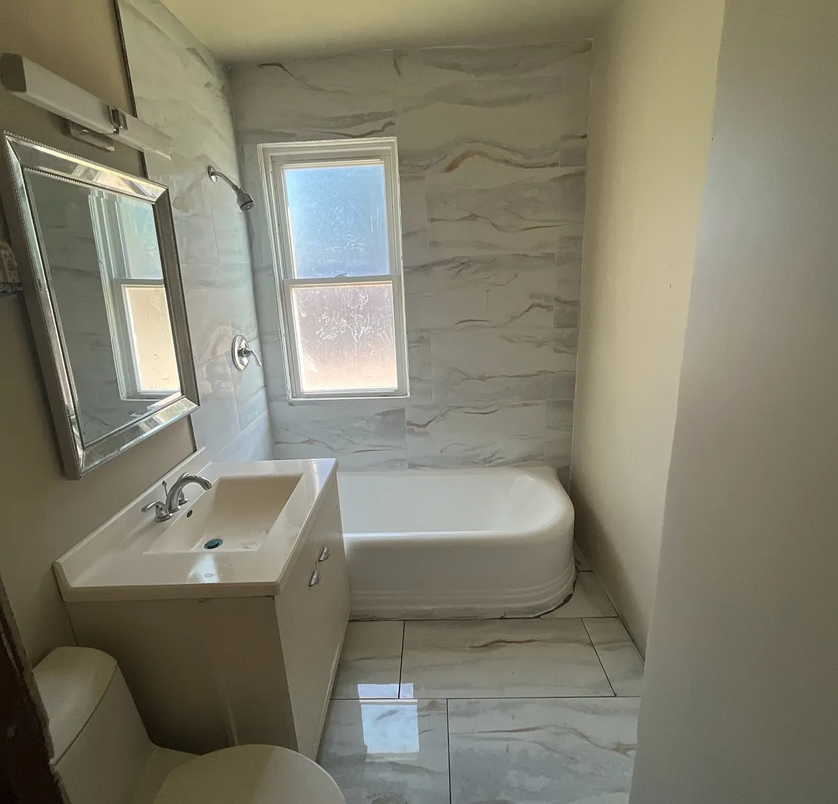 3 bed, 1100 sqft, $1,600 — Photo 1
