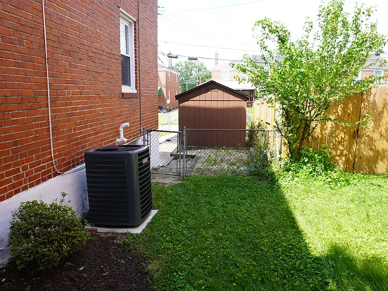 1710 Weston Ave — Photo 42