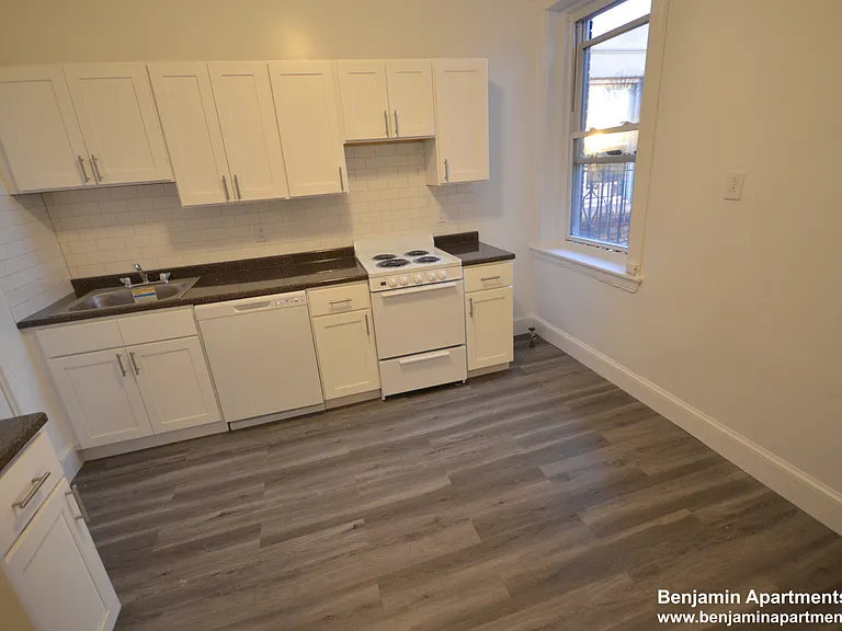 1800 Commonwealth Ave #32 — Photo 8