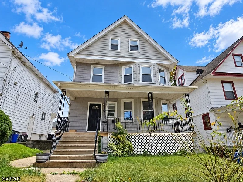 3 bed, 2.0 bath, 1200 sqft, $3,000 — Photo 1