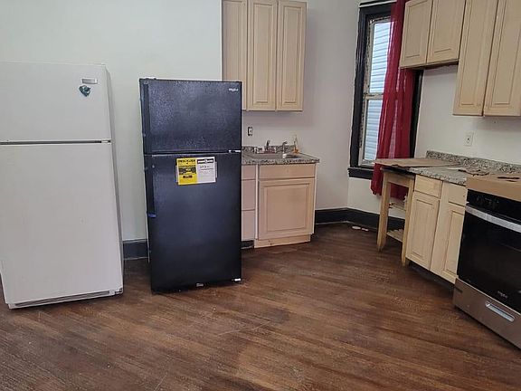 5th image of 90 S 10th St #1