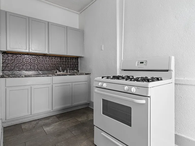 2199 Lansing St #300 — Photo 10