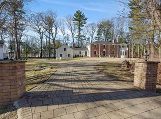 380 Lowell St, Lynnfield, MA 01940