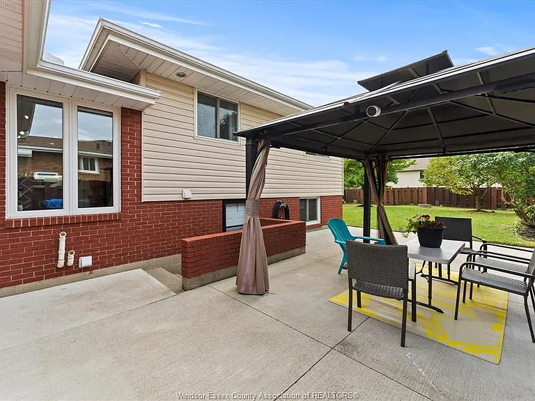 9248 Esplanade Dr #BASEMENT — Photo 4
