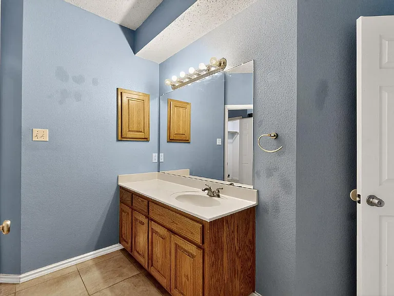 165 Hirth Dr — Photo 21