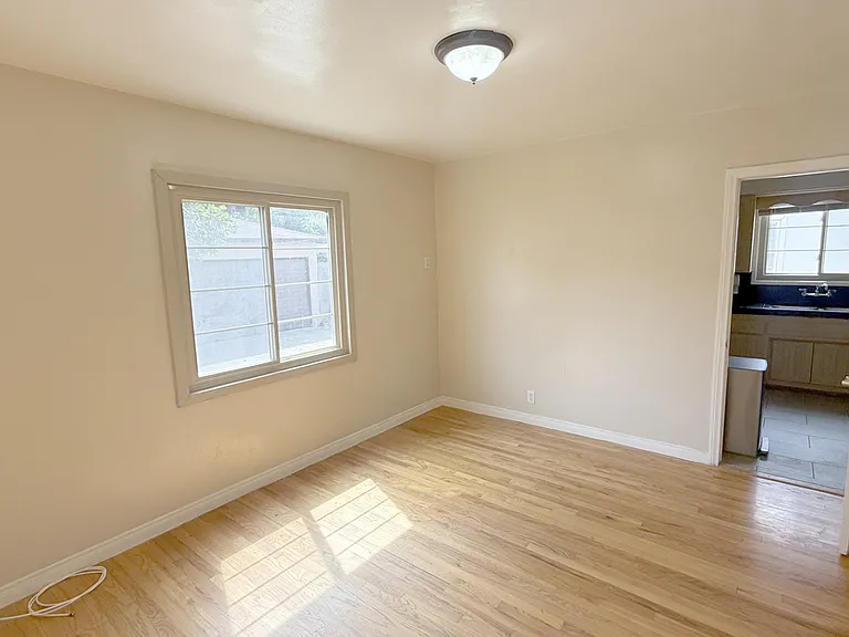 6243 Blucher Ave — Photo 16