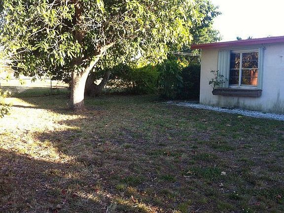 2nd image of 319 NE 172nd St