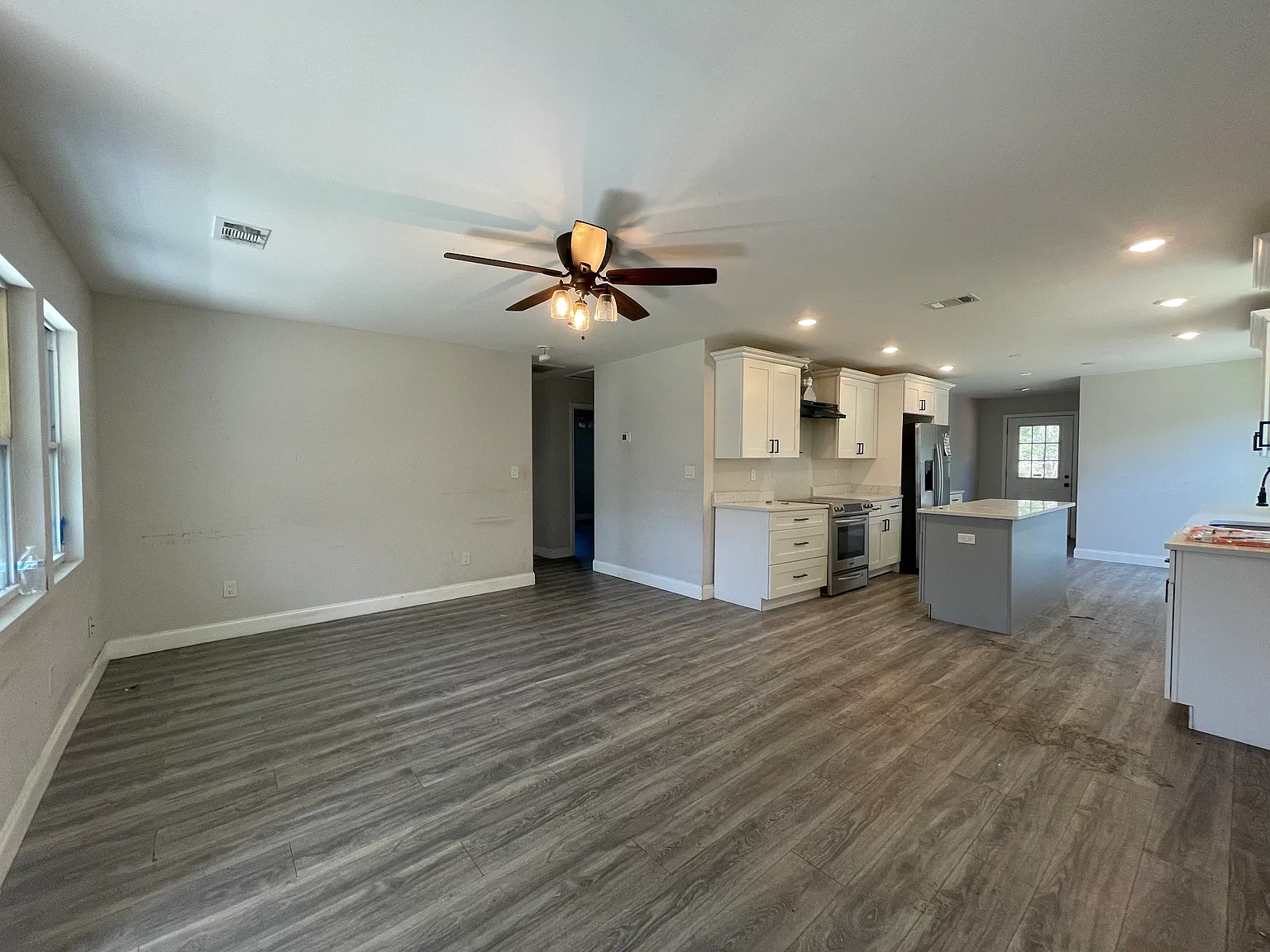 3 bed, 1540 sqft, $2,100 — Photo 2