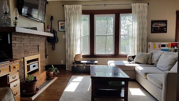 1st image of 210 N Park Ave