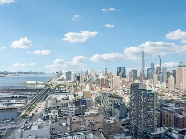 635 W 42nd St APT 40D, New York, NY 10036