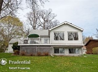19239 W Forest Ln, Mundelein, IL