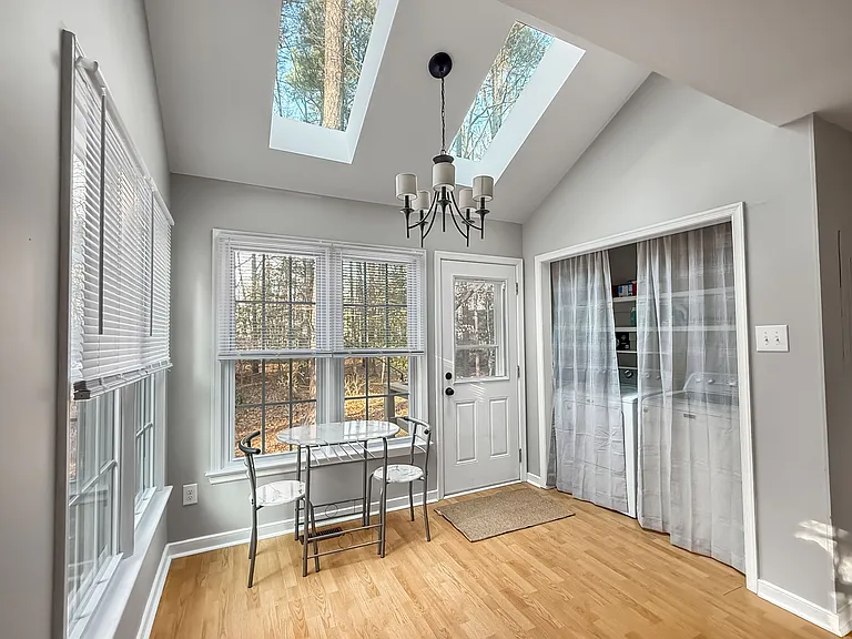 5710 Laurel Trail Rd — Photo 2
